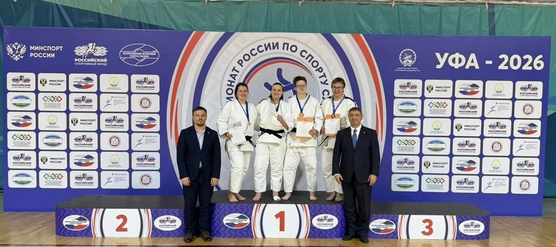 На фото:  Победитель – Позднышева Ольга и тренер-преподаватель Чеканина Полина Валерьевна